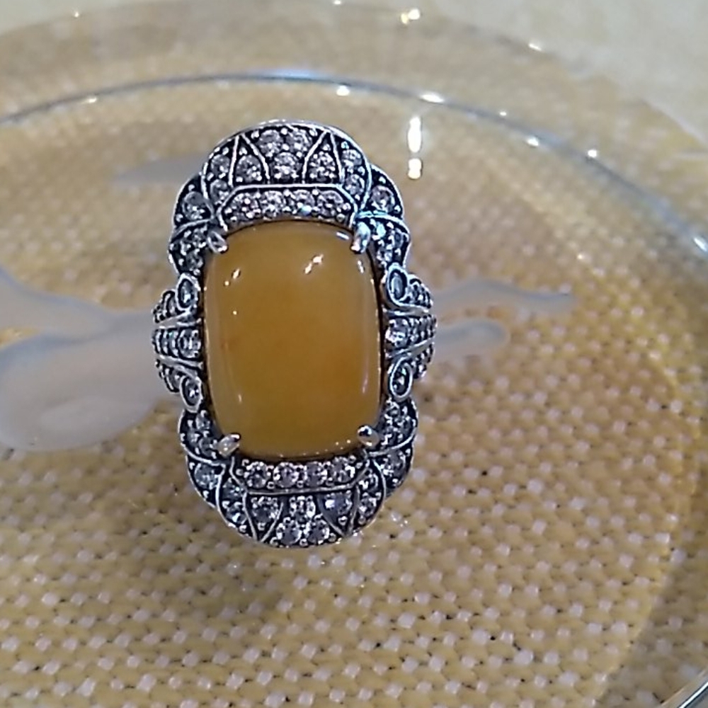 JOY Gold Jade Ring